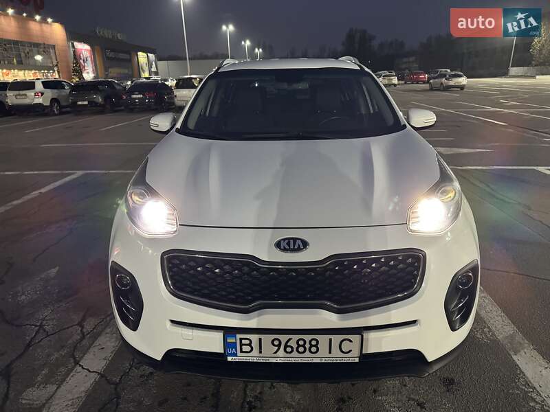 Внедорожник / Кроссовер Kia Sportage 2016 в Полтаве