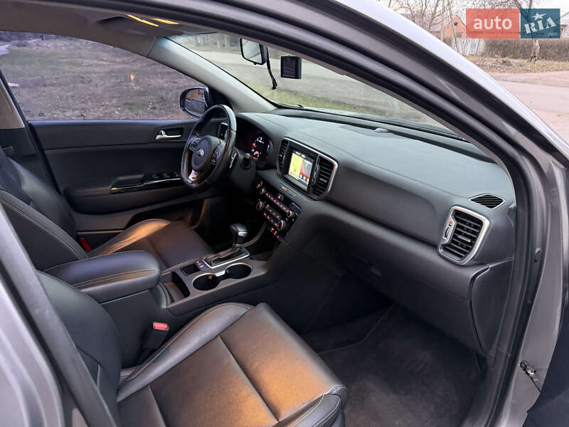 Внедорожник / Кроссовер Kia Sportage 2017 в Краснограде фото 13 Внедорожник / Кроссовер Kia Sportage 2017 в Краснограде