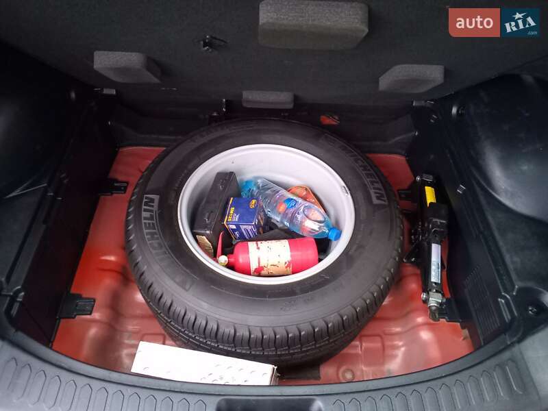 Позашляховик / Кросовер Kia Sportage 2011 в Дніпрі