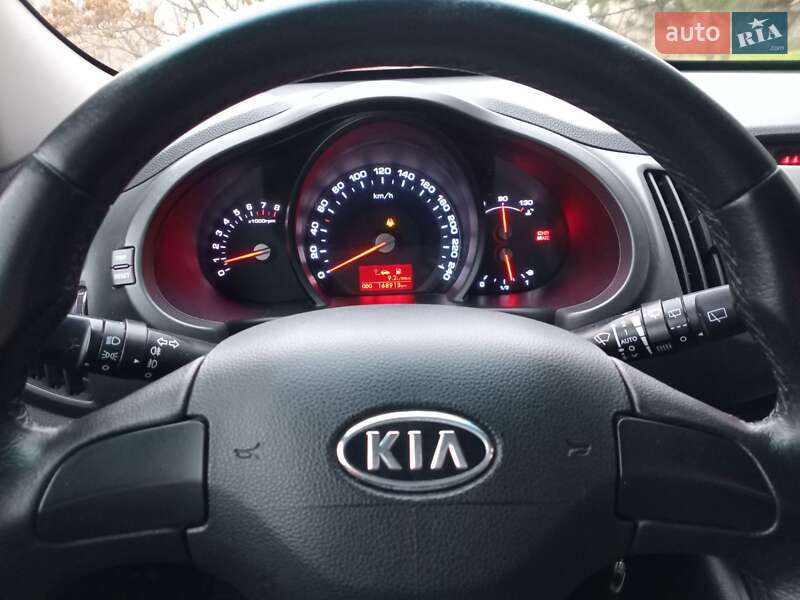 Позашляховик / Кросовер Kia Sportage 2011 в Дніпрі