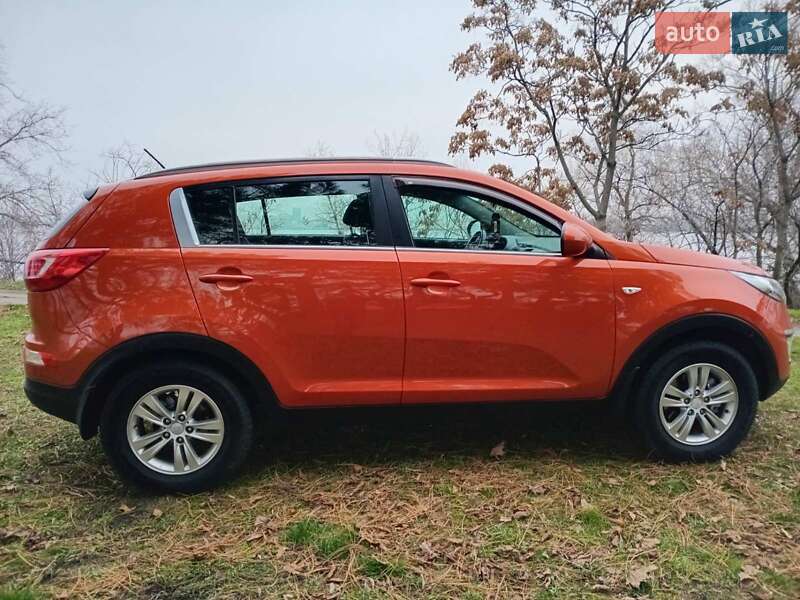 Позашляховик / Кросовер Kia Sportage 2011 в Дніпрі
