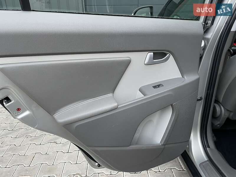 Внедорожник / Кроссовер Kia Sportage 2011 в Ковеле