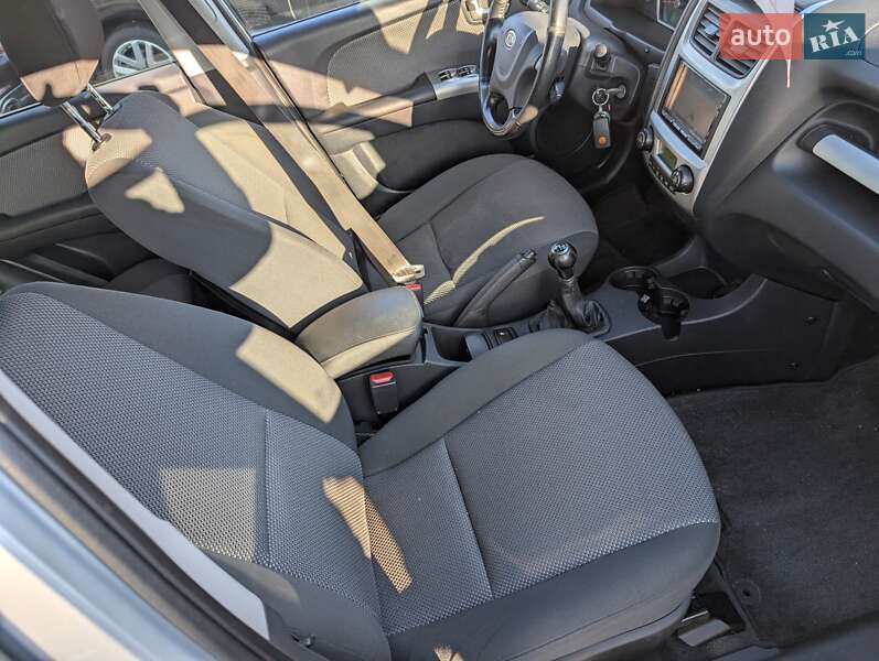 Внедорожник / Кроссовер Kia Sportage 2008 в Ровно