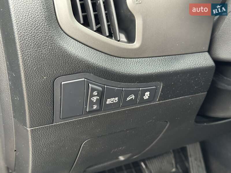 Внедорожник / Кроссовер Kia Sportage 2013 в Сарнах