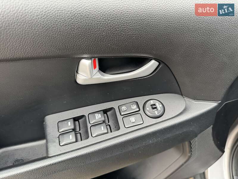 Внедорожник / Кроссовер Kia Sportage 2013 в Сарнах