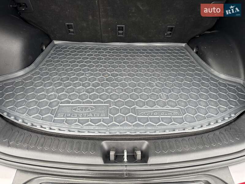 Внедорожник / Кроссовер Kia Sportage 2013 в Сарнах