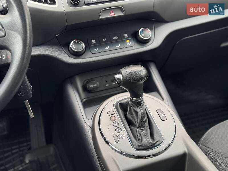 Внедорожник / Кроссовер Kia Sportage 2013 в Сарнах