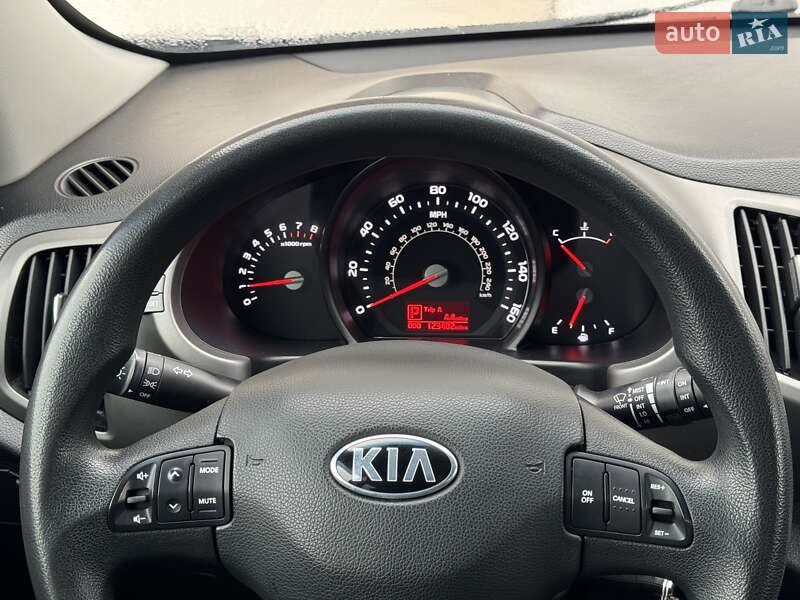Внедорожник / Кроссовер Kia Sportage 2013 в Сарнах