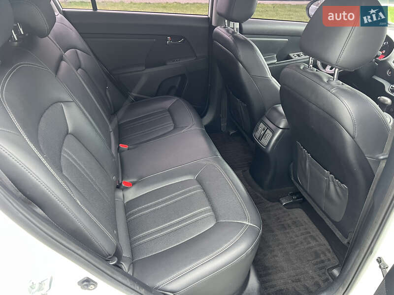 Позашляховик / Кросовер Kia Sportage 2013 в Одесі