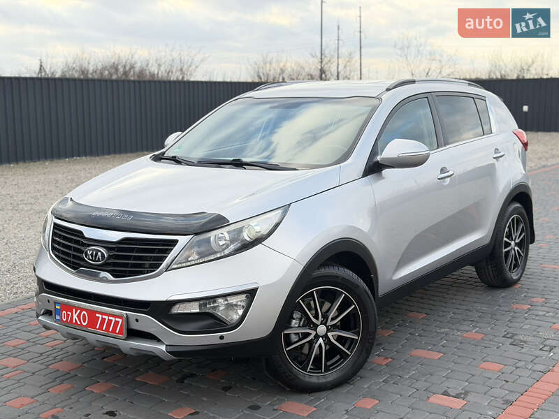 Внедорожник / Кроссовер Kia Sportage 2012 в Берегово