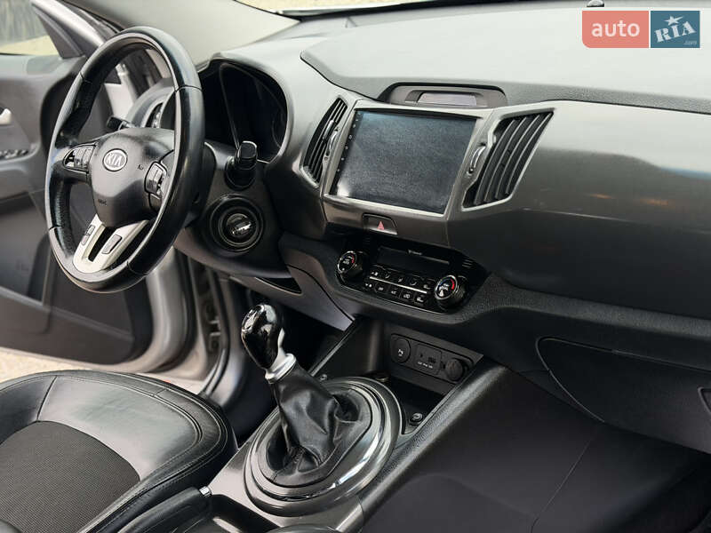 Внедорожник / Кроссовер Kia Sportage 2012 в Берегово