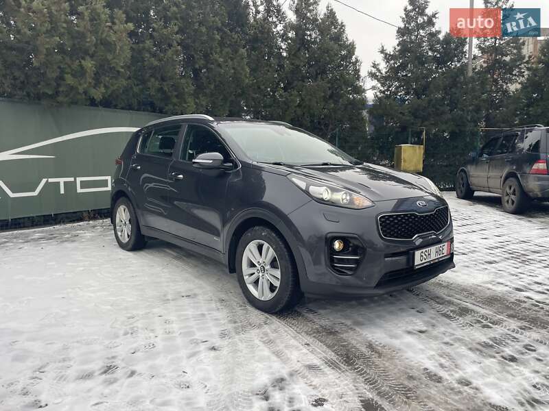 Внедорожник / Кроссовер Kia Sportage 2016 в Черновцах