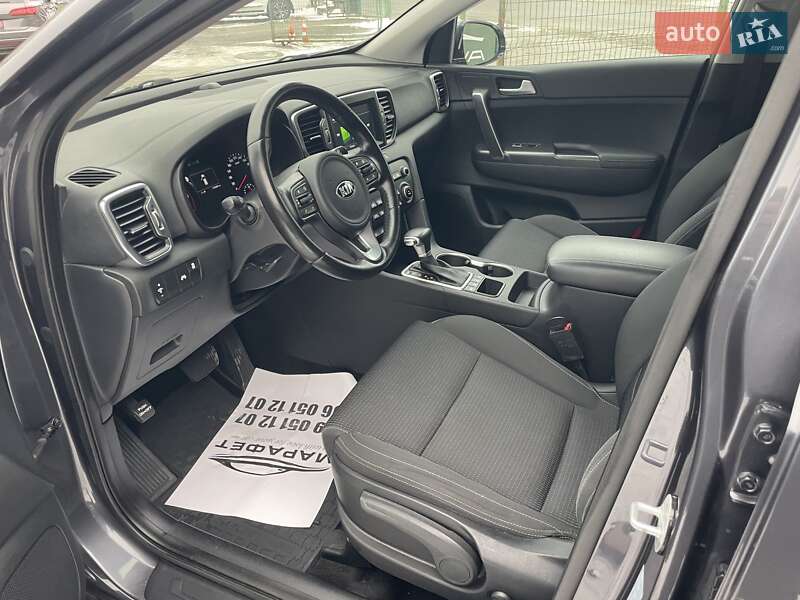 Внедорожник / Кроссовер Kia Sportage 2016 в Черновцах