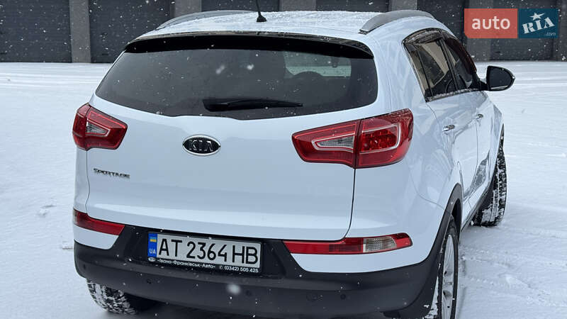 Внедорожник / Кроссовер Kia Sportage 2011 в Ивано-Франковске