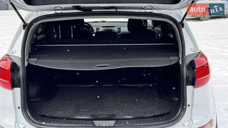 Внедорожник / Кроссовер Kia Sportage 2011 в Ивано-Франковске