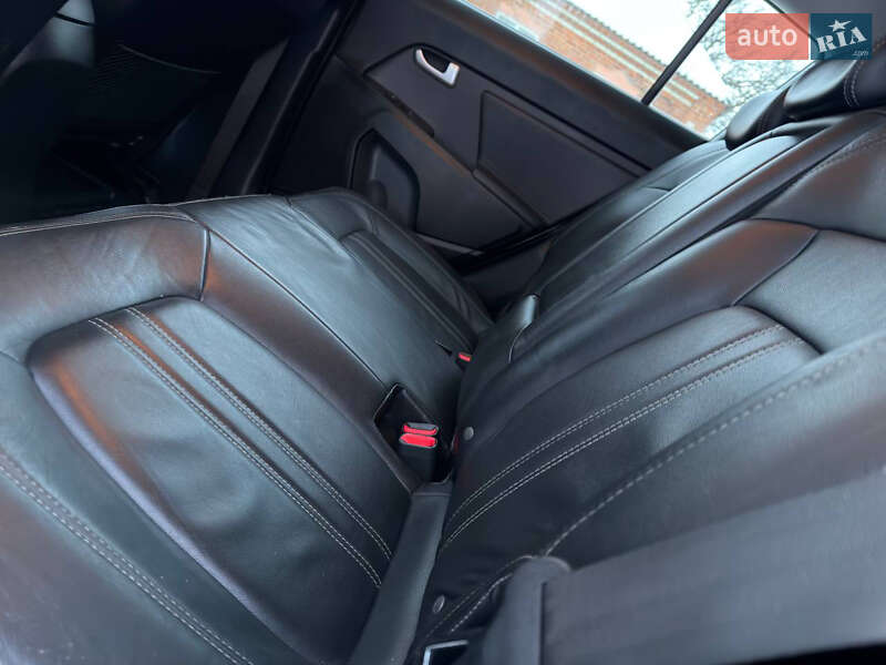 Внедорожник / Кроссовер Kia Sportage 2012 в Киеве