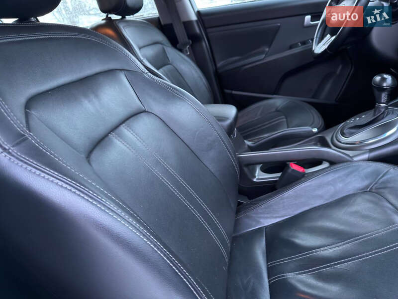 Внедорожник / Кроссовер Kia Sportage 2012 в Киеве