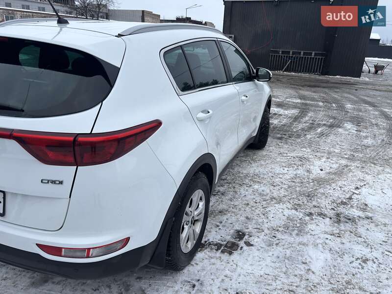 Внедорожник / Кроссовер Kia Sportage 2016 в Шептицькому