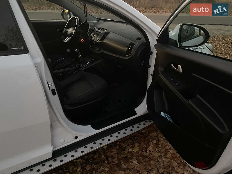 Внедорожник / Кроссовер Kia Sportage 2013 в Киеве