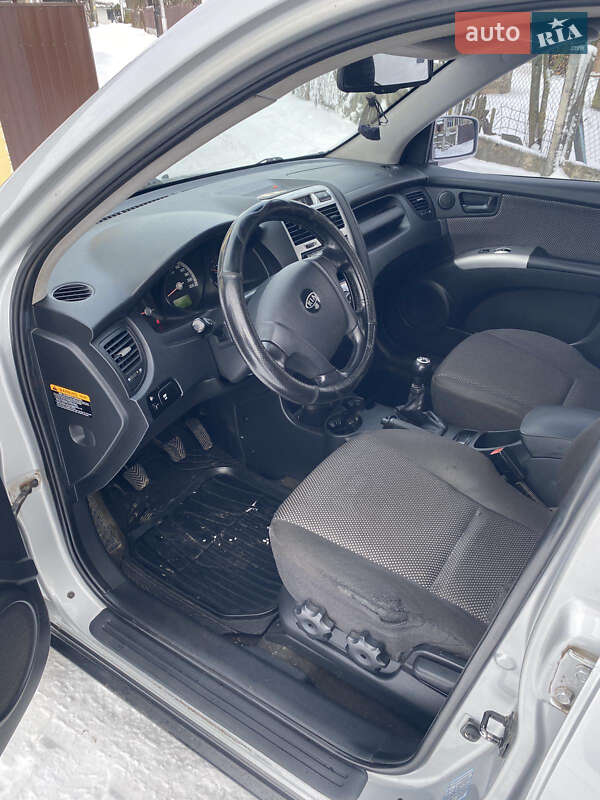 Внедорожник / Кроссовер Kia Sportage 2005 в Борзне фото 8 Внедорожник / Кроссовер Kia Sportage 2005 в Борзне