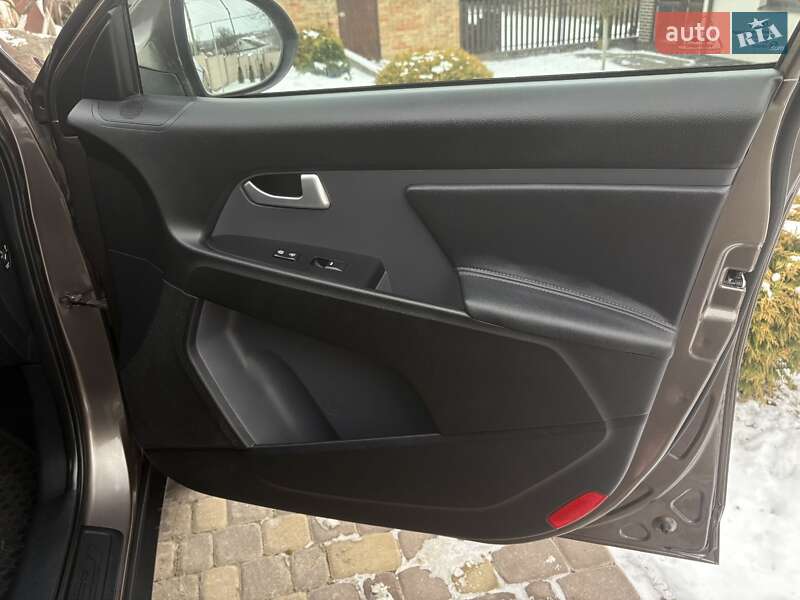 Внедорожник / Кроссовер Kia Sportage 2011 в Ровно фото 13 Внедорожник / Кроссовер Kia Sportage 2011 в Ровно