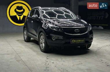 Внедорожник / Кроссовер Kia Sportage 2015 в Черновцах