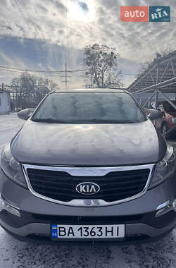 Внедорожник / Кроссовер Kia Sportage 2015 в Знаменке