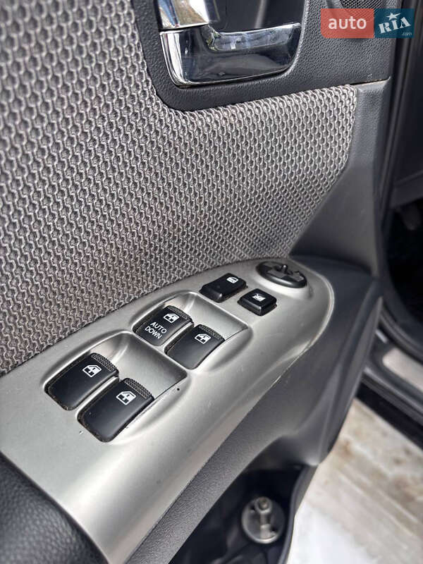 Внедорожник / Кроссовер Kia Sportage 2008 в Ивано-Франковске