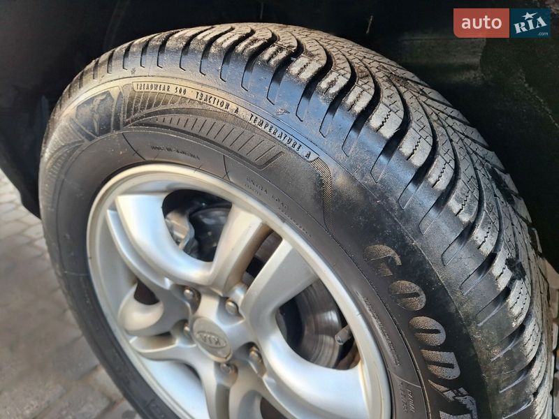 Внедорожник / Кроссовер Kia Sportage 2006 в Ивано-Франковске