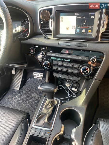 Внедорожник / Кроссовер Kia Sportage 2017 в Тячеве