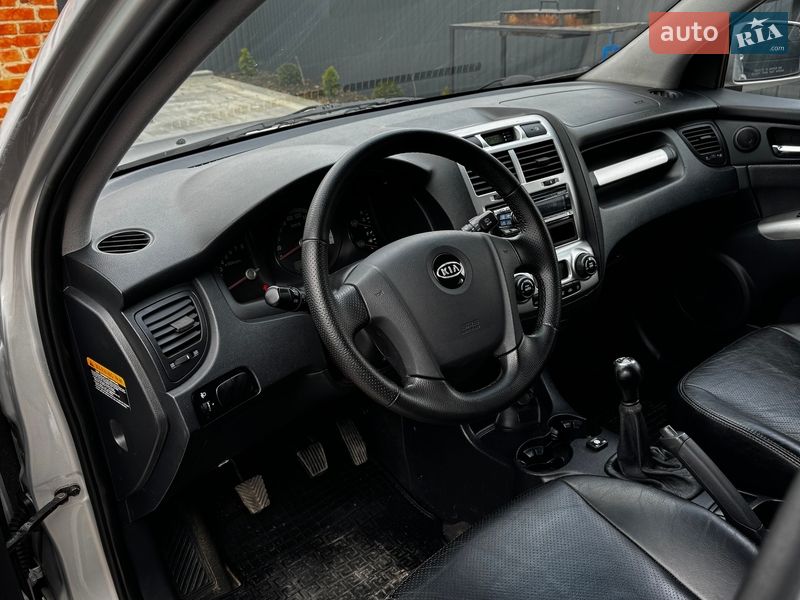 Позашляховик / Кросовер Kia Sportage 2006 в Полтаві