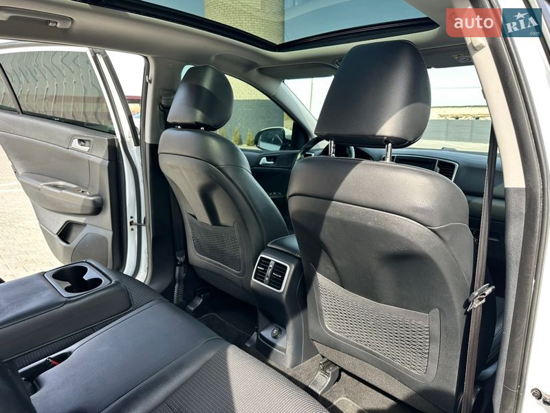 Внедорожник / Кроссовер Kia Sportage 2016 в Дубно