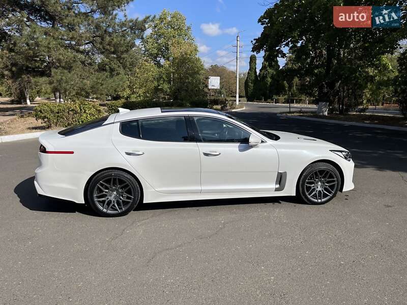 Фастбек Kia Stinger 2017 в Одесі