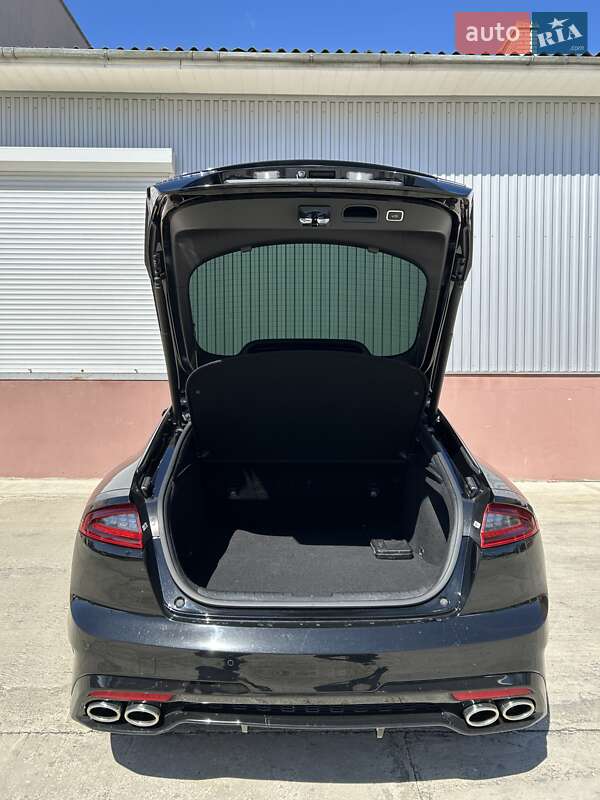 Фастбэк Kia Stinger 2018 в Черновцах