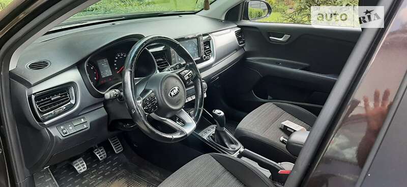 Внедорожник / Кроссовер Kia Stonic 2018 в Киеве