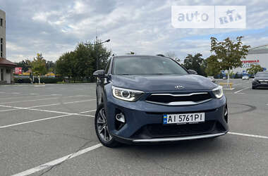 Внедорожник / Кроссовер Kia Stonic 2018 в 