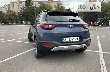 Внедорожник / Кроссовер Kia Stonic 2018 в 