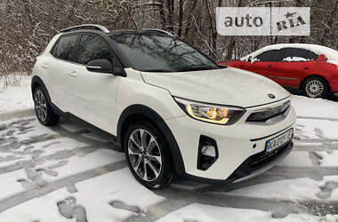 Внедорожник / Кроссовер Kia Stonic 2021 в 