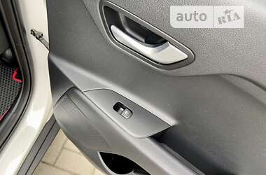 Позашляховик / Кросовер Kia Stonic 2021 в 
