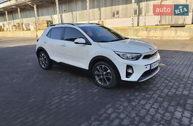 Позашляховик / Кросовер Kia Stonic 2017 в Львові