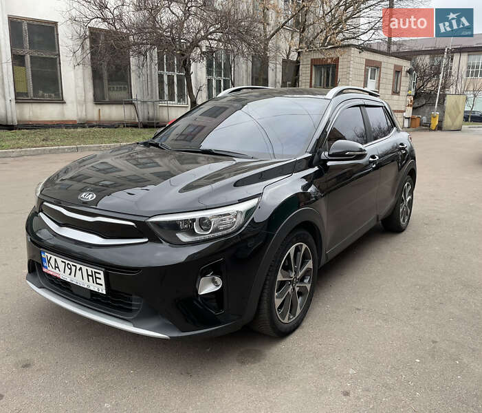 Внедорожник / Кроссовер Kia Stonic 2018 в Киеве