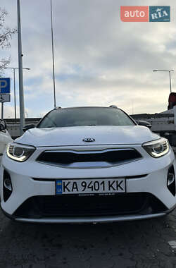 Внедорожник / Кроссовер Kia Stonic 2018 в Киеве