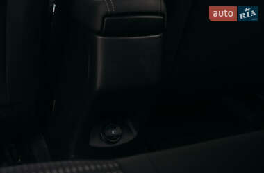 Позашляховик / Кросовер Kia Stonic 2020 в 