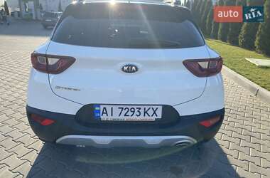 Внедорожник / Кроссовер Kia Stonic 2020 в 