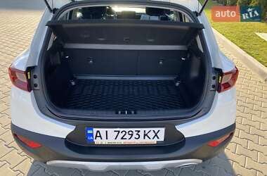 Внедорожник / Кроссовер Kia Stonic 2020 в 
