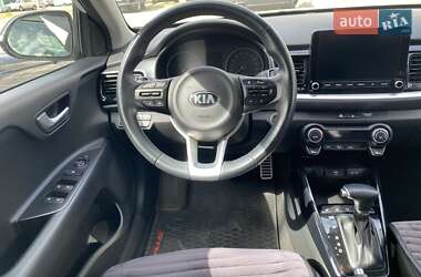 Внедорожник / Кроссовер Kia Stonic 2020 в 