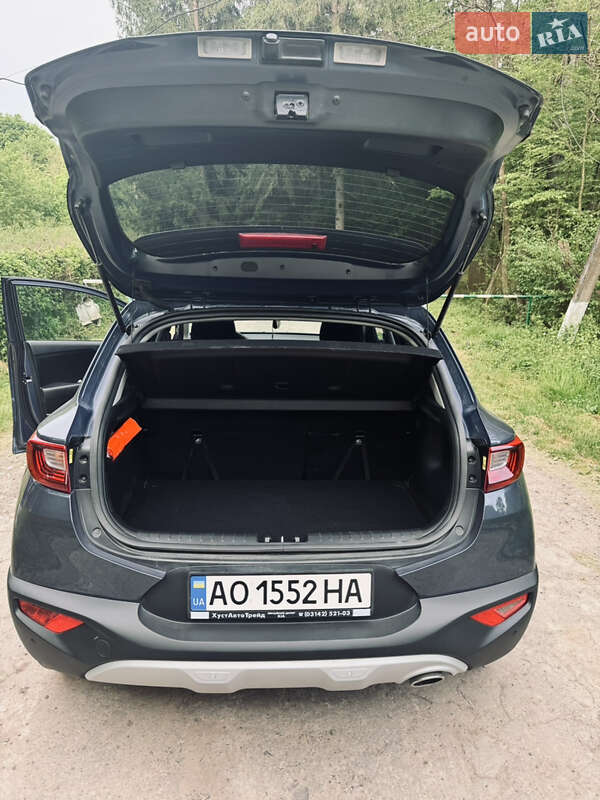 Внедорожник / Кроссовер Kia Stonic 2020 в Виноградове