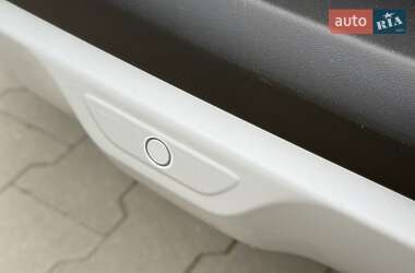 Внедорожник / Кроссовер Kia Stonic 2020 в 