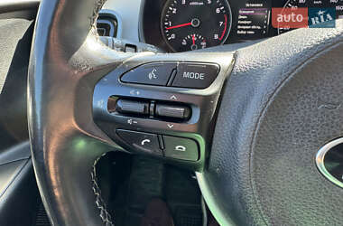 Внедорожник / Кроссовер Kia Stonic 2020 в 