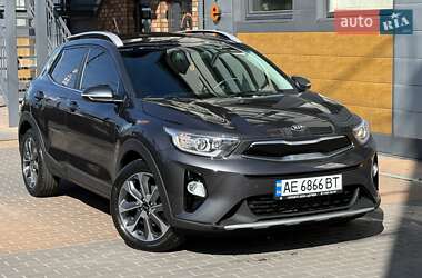 Внедорожник / Кроссовер Kia Stonic 2020 в 